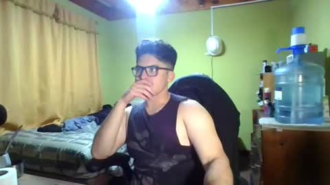 latinn_babe online show from June 26, 2026, 2:27 am