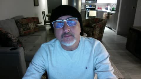 QS - INDEPENDENT MODEL online show from January 23, 2025, 2:44 am