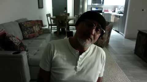 QS - INDEPENDENT MODEL online show from February 16, 2025, 7:26 am