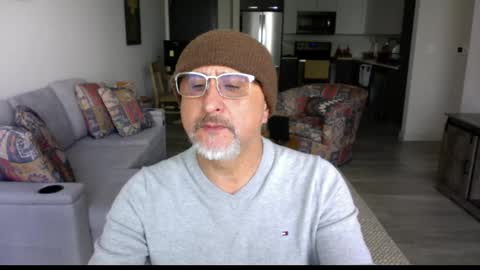 QS - INDEPENDENT MODEL online show from March 1, 2025, 6:21 pm