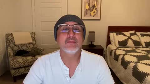 QS - INDEPENDENT MODEL online show from October 20, 2025, 2:34 am