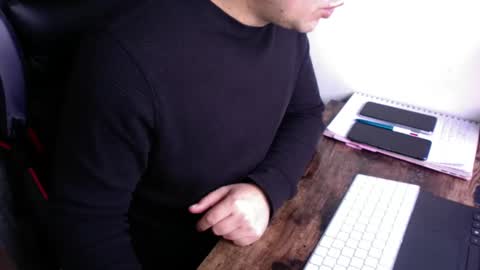 latino8484 online show from February 10, 2025, 10:31 am