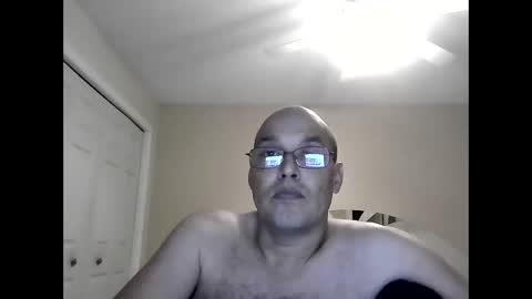 Snapshot of latinoinfla chatting on January 2, 2025, 1:17 am latinoinfla online show from January 2, 2025, 1:17 am
