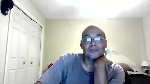 Snapshot of latinoinfla chatting on October 19, 2025, 7:58 pm latinoinfla online show from October 19, 2025, 7:58 pm