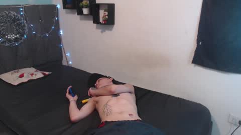 Snapshot of latins_boys_20 chatting on December 21, 2024, 9:33 am NICK online show from December 21, 2024, 9:33 am