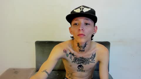 Snapshot of latins_boys_20 chatting on January 18, 2025, 10:28 am NICK online show from January 18, 2025, 10:28 am