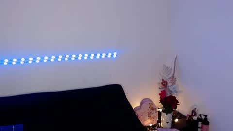 lau_24 online show from April 28, 2026, 2:27 am