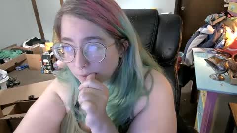 Snapshot of laughingleo chatting on October 7, 2025, 9:01 pm Little Leo online show from October 7, 2025, 9:01 pm