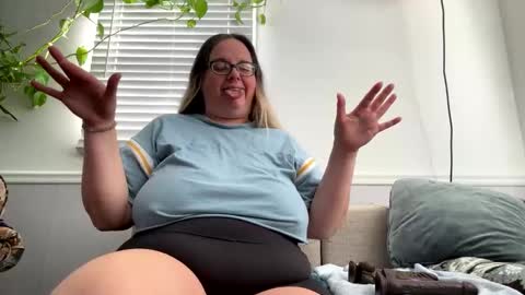 LauLauMa online show from January 17, 2025, 3:43 pm