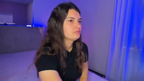 Laura online show from May 17, 2026, 4:54 am