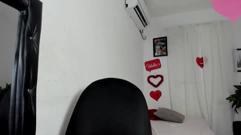 laura_and_kevin online show from February 23, 2026, 8:28 pm