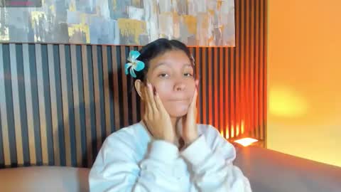 Laura online show from October 23, 2025, 12:48 pm