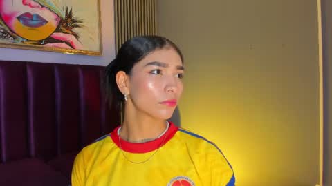 Snapshot of laura_aristizabal_19 chatting on June 23, 2026, 12:03 pm Laura online show from June 23, 2026, 12:03 pm