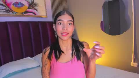 Snapshot of laura_aristizabal_19 chatting on July 8, 2026, 12:20 pm Laura online show from July 8, 2026, 12:20 pm