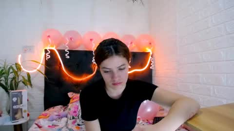 Snapshot of laura_candy02 chatting on April 29, 2026, 3:16 pm LAURA online show from April 29, 2026, 3:16 pm