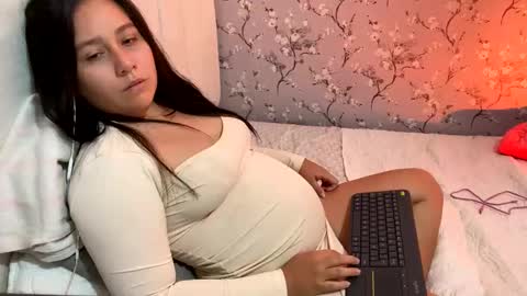 Snapshot of laura_d23 chatting on January 10, 2025, 5:47 am laura online show from January 10, 2025, 5:47 am
