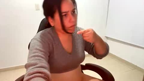 Snapshot of laura_d23 chatting on October 2, 2025, 11:01 pm laura online show from October 2, 2025, 11:01 pm
