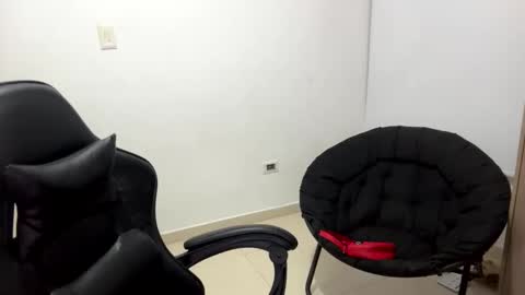 laura online show from December 2, 2025, 1:00 am