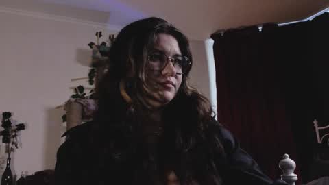 Miss Laura online show from February 25, 2026, 10:14 am