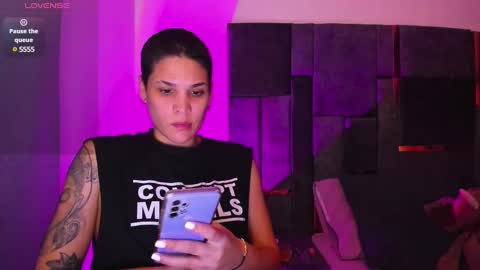 Snapshot of laura_r23 chatting on February 11, 2025, 10:50 pm Laura Rose online show from February 11, 2025, 10:50 pm