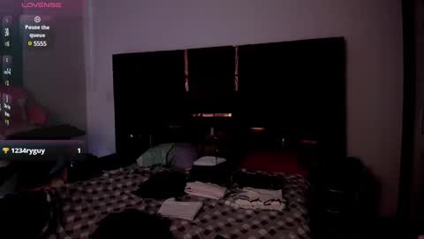 Snapshot of laura_r23 chatting on February 26, 2025, 10:20 pm Laura Rose online show from February 26, 2025, 10:20 pm