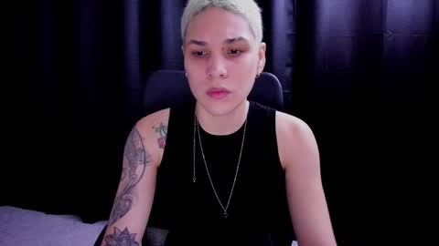 Snapshot of laura_r23 chatting on September 19, 2025, 2:46 am Laura Rose online show from September 19, 2025, 2:46 am