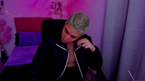Snapshot of laura_r23 chatting on September 30, 2025, 10:48 pm Laura Rose online show from September 30, 2025, 10:48 pm