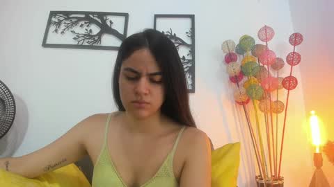 LAURA SOE online show from January 11, 2025, 4:36 pm