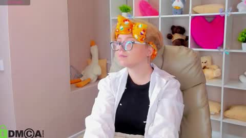 Snapshot of lauraaa_smith chatting on February 5, 2026, 9:25 am Laura online show from February 5, 2026, 9:25 am