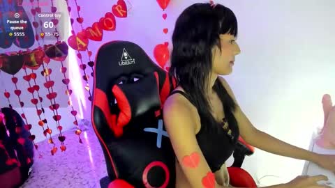 Snapshot of laurablush chatting on February 11, 2026, 8:03 pm LauraBlush online show from February 11, 2026, 8:03 pm