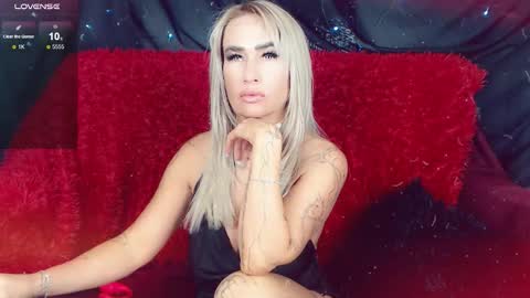 LauraCrystall online show from December 21, 2025, 5:20 pm