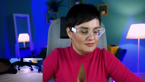 lauradavidsons online show from December 14, 2025, 7:29 pm