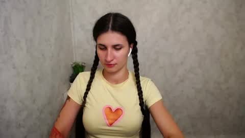 Laura online show from June 24, 2026, 11:53 am