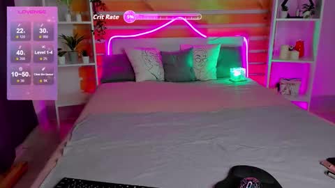 Snapshot of lauraellinss chatting on October 19, 2025, 1:39 am Laura online show from October 19, 2025, 1:39 am