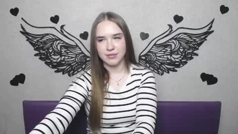 Snapshot of laurahlot chatting on April 18, 2026, 6:01 pm LauraHlot online show from April 18, 2026, 6:01 pm