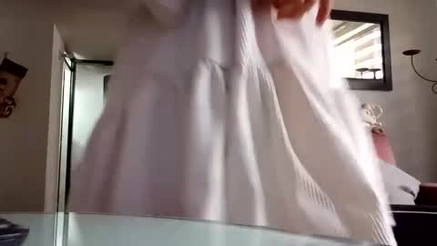 Laura online show from December 10, 2024, 9:33 pm