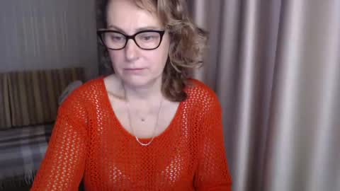Lauraoven1 online show from January 19, 2025, 7:36 am