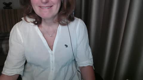 Lauraoven1 online show from March 6, 2025, 7:47 am