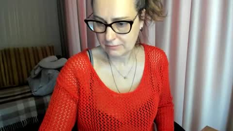 Lauraoven1 online show from February 14, 2026, 8:55 am