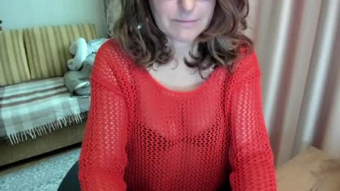 Snapshot of lauraoven1 chatting on June 16, 2026, 7:00 am Lauraoven1 online show from June 16, 2026, 7:00 am