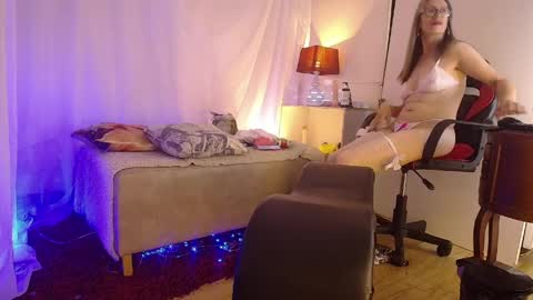 Laura Sofia online show from April 1, 2026, 1:41 pm