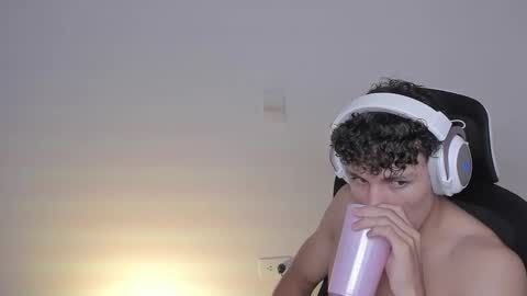 Laureent online show from October 7, 2025, 6:43 am