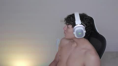 Laureent online show from October 19, 2025, 2:50 pm