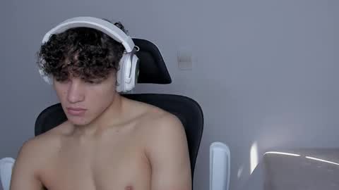 Laureent online show from October 29, 2025, 5:58 pm