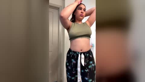 laurenivy online show from April 2, 2026, 7:33 pm