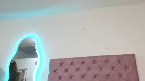 Snapshot of laurenlaine99 chatting on September 14, 2025, 5:01 pm laurenlaine online show from September 14, 2025, 5:01 pm