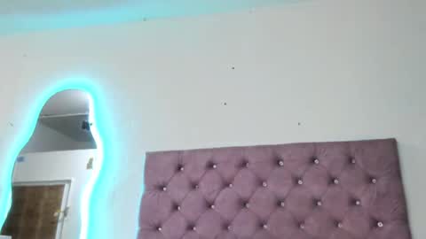 Snapshot of laurenlaine99 chatting on October 2, 2025, 2:18 am laurenlaine online show from October 2, 2025, 2:18 am