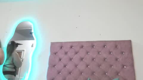 Snapshot of laurenlaine99 chatting on October 31, 2025, 10:49 am laurenlaine online show from October 31, 2025, 10:49 am