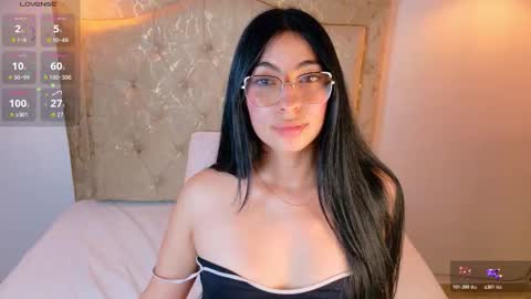 laurenn_smitth online show from March 5, 2026, 2:13 pm