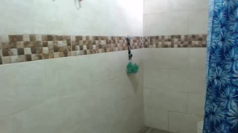 Snapshot of laurenphillipsx chatting on February 26, 2025, 7:05 pm Lauren online show from February 26, 2025, 7:05 pm